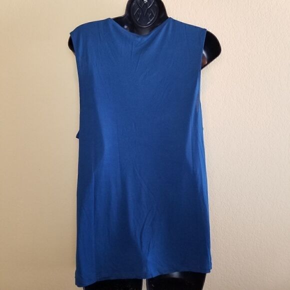 14th & Union Sheer Sleeveless Top - Picture 4 of 6